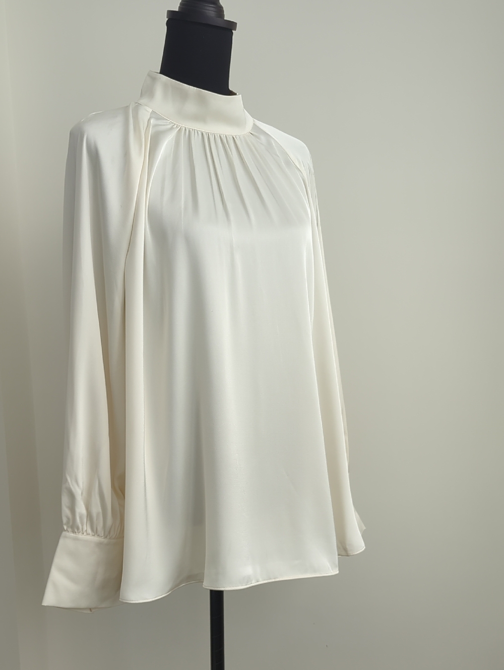 NWT H&M Draped Mock-Neck Flowy Satin Blouse Cream Ivory Long Sleeve LARGE
